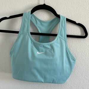 Nike Swoosh Medium Support